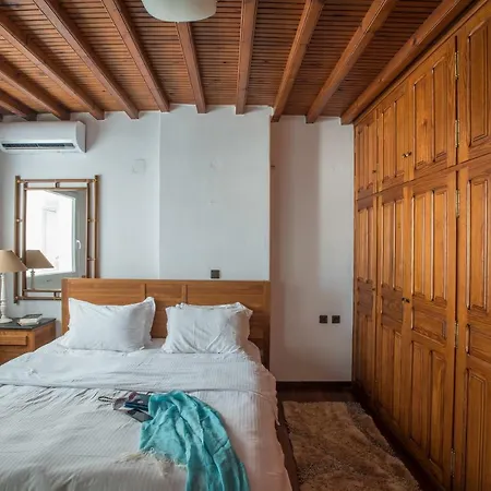 Luxury Traditional Three-bedroom House * Mykonos Town