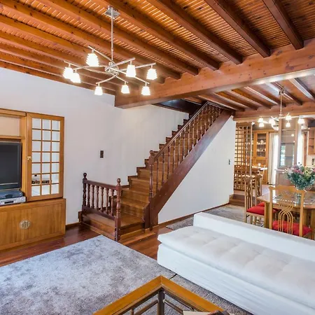 Luxury Traditional Three-bedroom House